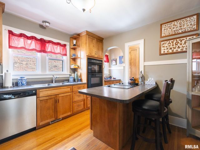 513 W MELBOURNE Avenue, Peoria, IL 61604