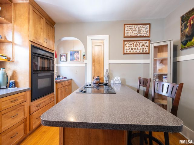 513 W MELBOURNE Avenue, Peoria, IL 61604