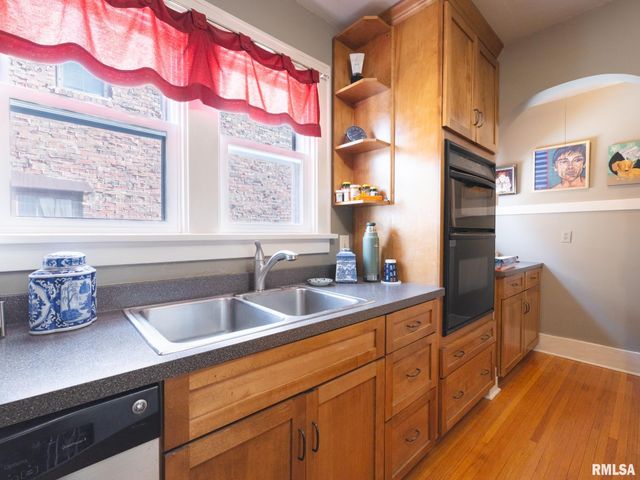 513 W MELBOURNE Avenue, Peoria, IL 61604