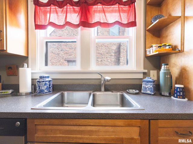 513 W MELBOURNE Avenue, Peoria, IL 61604