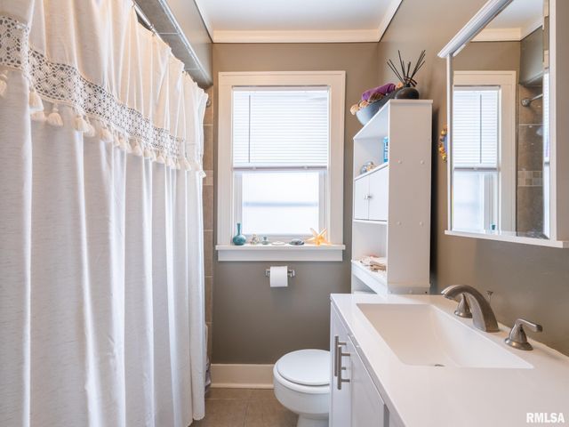 513 W MELBOURNE Avenue, Peoria, IL 61604