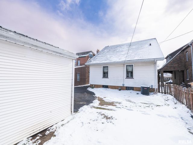 513 W MELBOURNE Avenue, Peoria, IL 61604