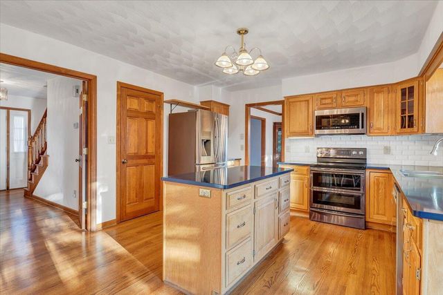 1766 Laurel Mountain DR, Salem, VA 24153