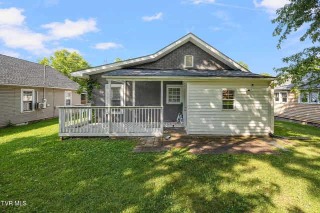 912 North Boone Street, Johnson City, TN 37604
