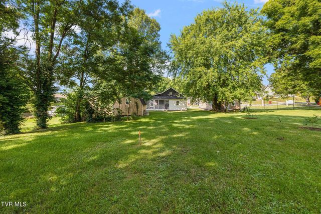 912 North Boone Street, Johnson City, TN 37604