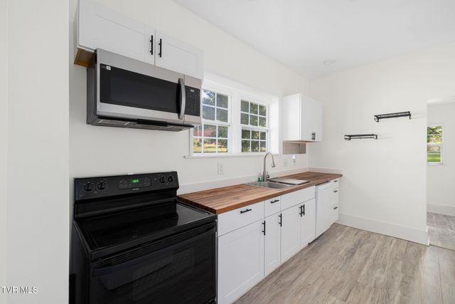 912 North Boone Street, Johnson City, TN 37604