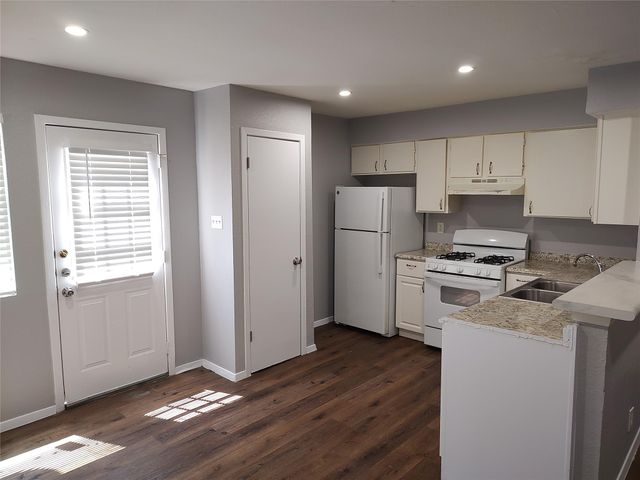 2200 Leah CV B, Austin, TX 78748