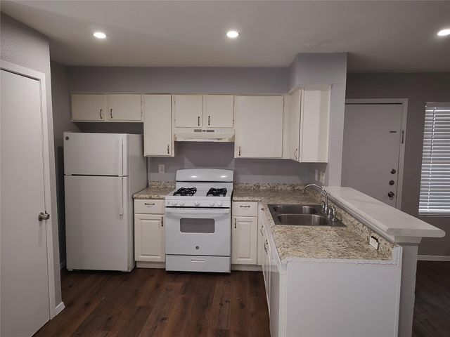 2200 Leah CV B, Austin, TX 78748