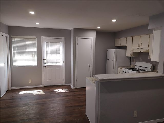 2200 Leah CV B, Austin, TX 78748