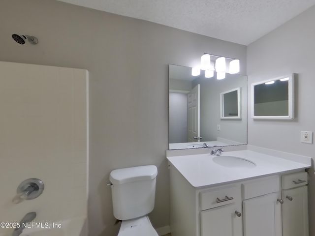 1267 SUMMIT OAKS Drive E, Jacksonville, FL 32221