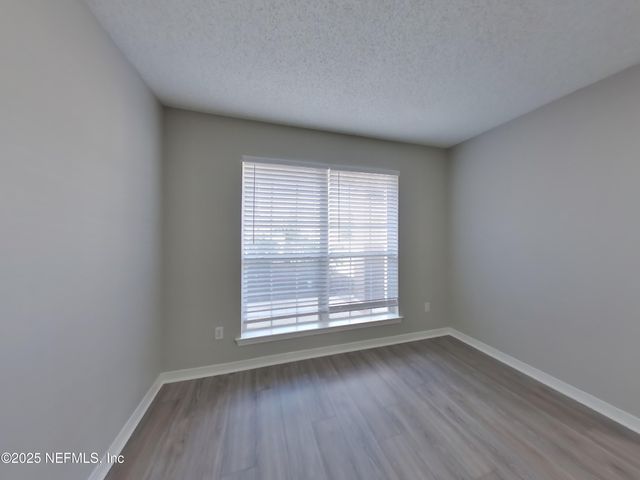 1267 SUMMIT OAKS Drive E, Jacksonville, FL 32221