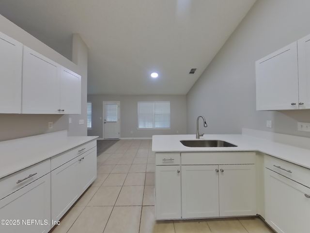 1267 SUMMIT OAKS Drive E, Jacksonville, FL 32221