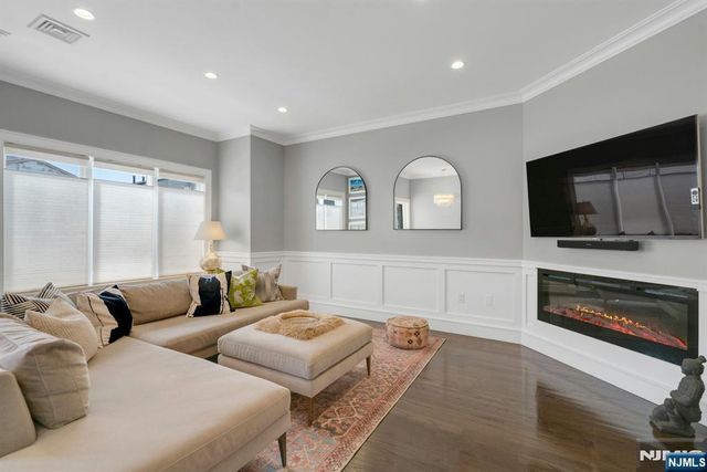 387 Lincoln Avenue B, Cliffside Park, NJ 07010