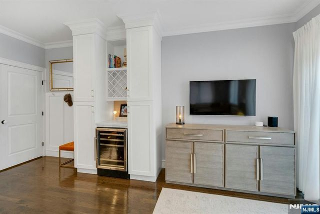 387 Lincoln Avenue B, Cliffside Park, NJ 07010