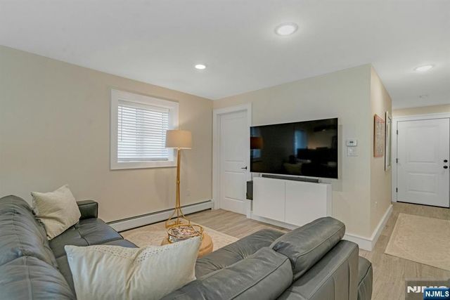 387 Lincoln Avenue B, Cliffside Park, NJ 07010