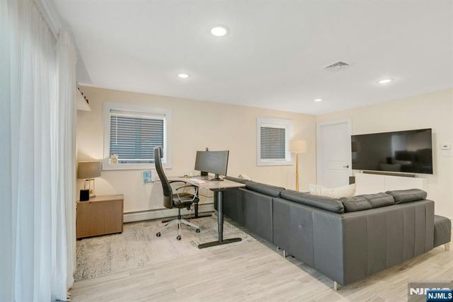 387 Lincoln Avenue B, Cliffside Park, NJ 07010