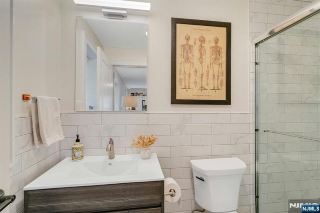 387 Lincoln Avenue B, Cliffside Park, NJ 07010