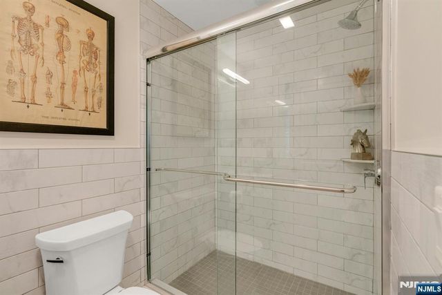 387 Lincoln Avenue B, Cliffside Park, NJ 07010