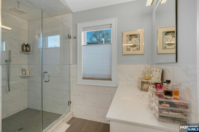 387 Lincoln Avenue B, Cliffside Park, NJ 07010