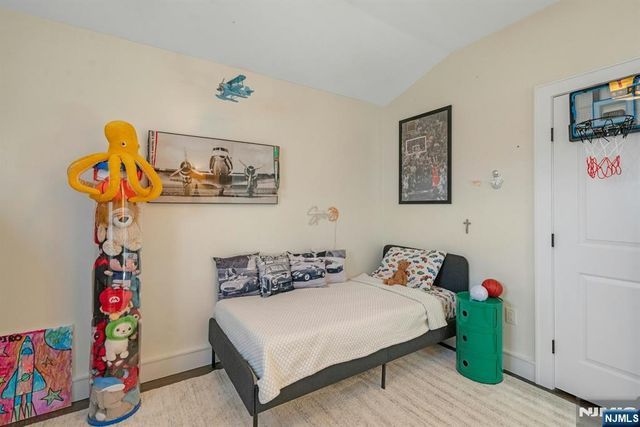 387 Lincoln Avenue B, Cliffside Park, NJ 07010