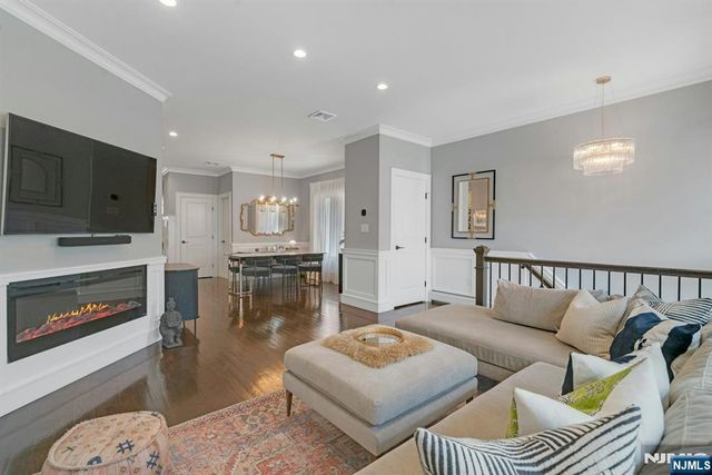 387 Lincoln Avenue B, Cliffside Park, NJ 07010