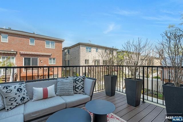 387 Lincoln Avenue B, Cliffside Park, NJ 07010