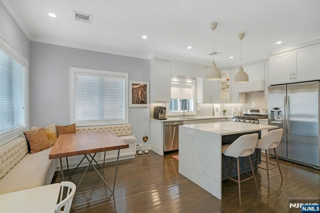 387 Lincoln Avenue B, Cliffside Park, NJ 07010