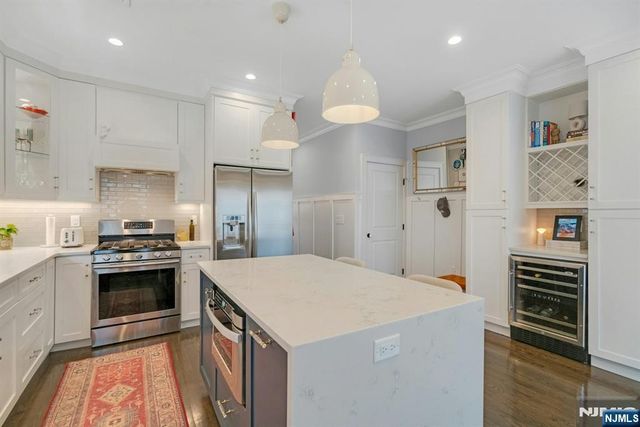 387 Lincoln Avenue B, Cliffside Park, NJ 07010