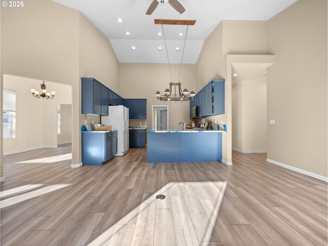 16451 Se ORCHARD VIEW Ln, Damascus, OR 97089