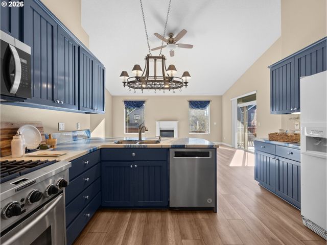 16451 Se ORCHARD VIEW Ln, Damascus, OR 97089