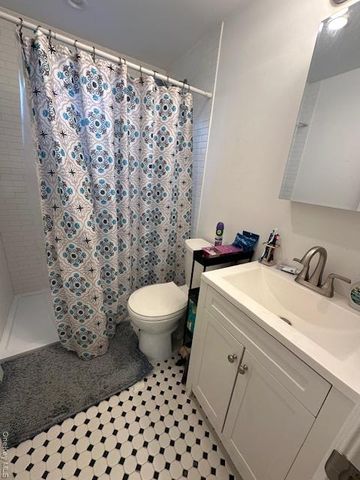 21 Ruby Lane, Huntington Station, NY 11746