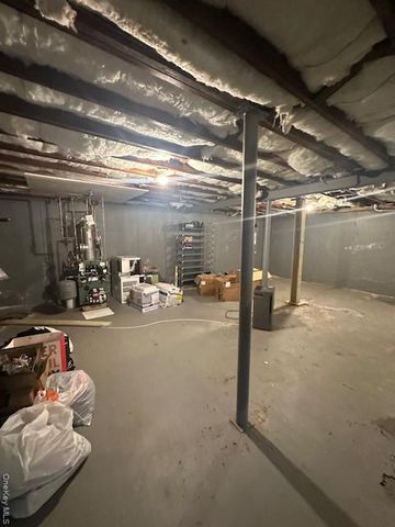 21 Ruby Lane, Huntington Station, NY 11746