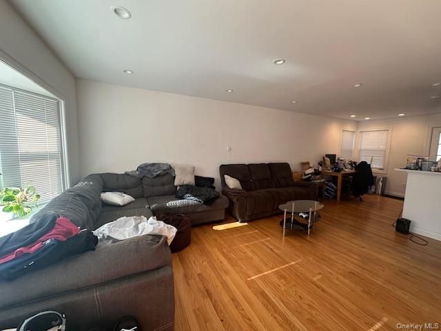 21 Ruby Lane, Huntington Station, NY 11746