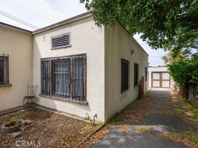 211 S Bel Aire Drive, Burbank, CA 91501