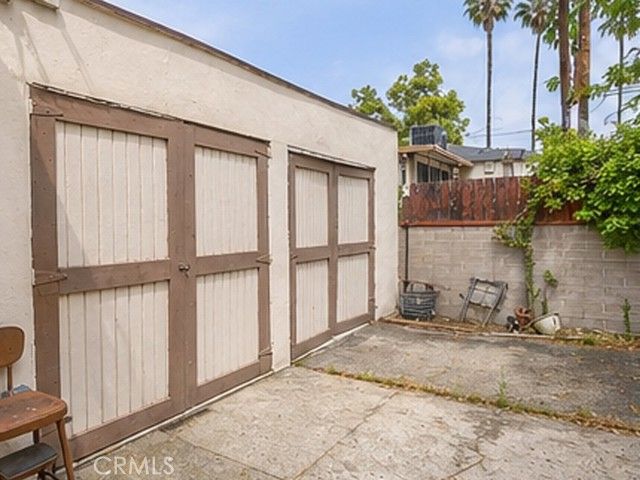 211 S Bel Aire Drive, Burbank, CA 91501