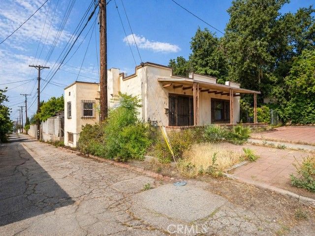 211 S Bel Aire Drive, Burbank, CA 91501