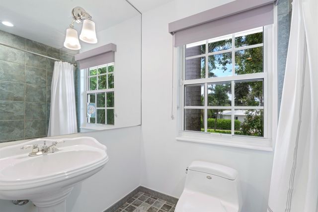 3304 N Flagler Drive, West Palm Beach, FL 33407