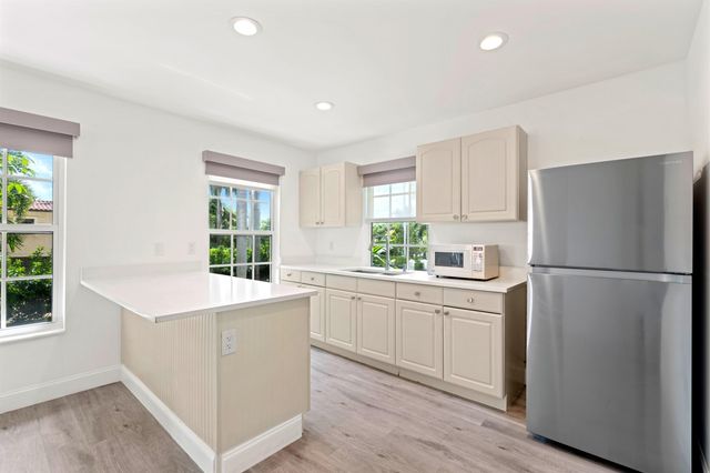 3304 N Flagler Drive, West Palm Beach, FL 33407