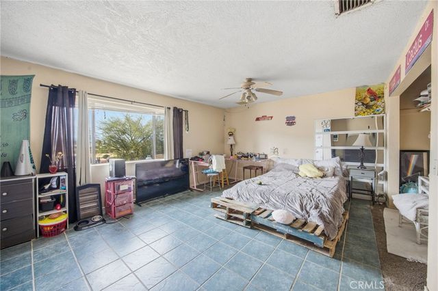 7725 Sahara, 29 Palms, CA 92277