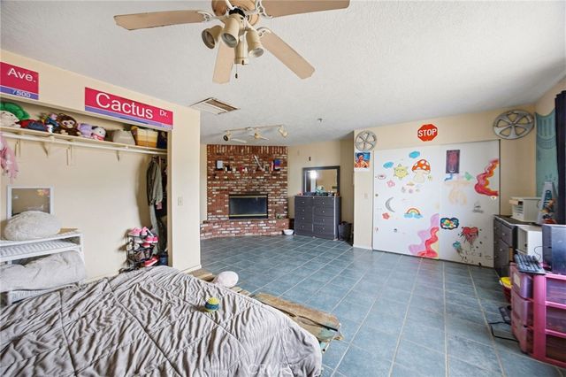 7725 Sahara, 29 Palms, CA 92277