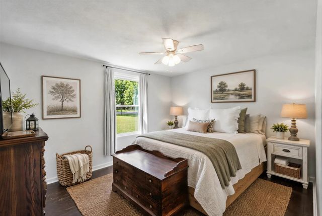 250 Old Columbia Rd, Dickson, TN 37055