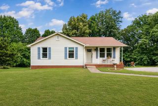 250 Old Columbia Rd, Dickson, TN 37055