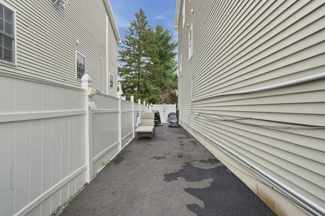 51 Randall Street, Worcester, MA 01606