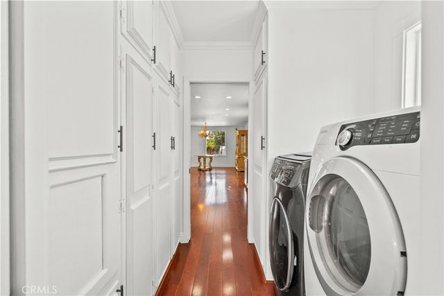 23036 Burbank, Woodland Hills, CA 91367
