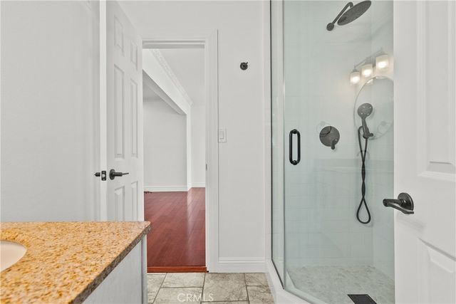 23036 Burbank, Woodland Hills, CA 91367