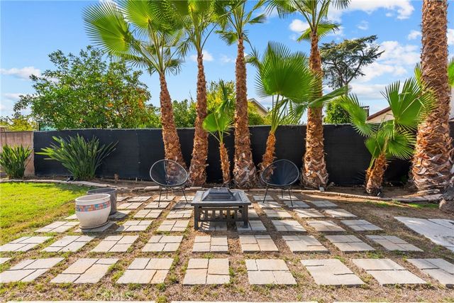 23036 Burbank, Woodland Hills, CA 91367