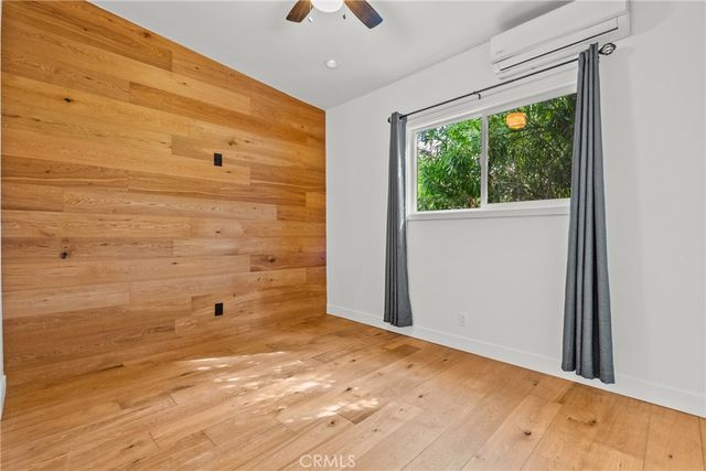 23036 Burbank, Woodland Hills, CA 91367