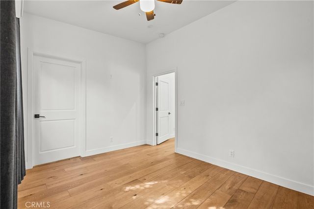 23036 Burbank, Woodland Hills, CA 91367