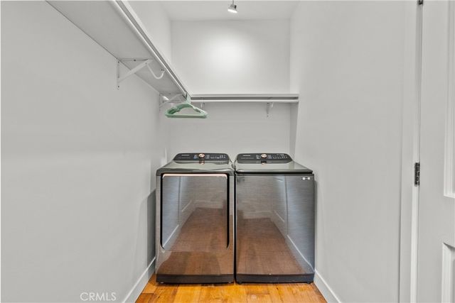 23036 Burbank, Woodland Hills, CA 91367