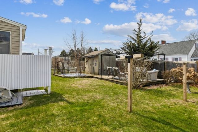 10 Surf Avenue, Wareham, MA 02571